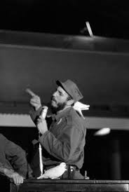 Fidel con la paloma al hombro en su discurso de 1959.